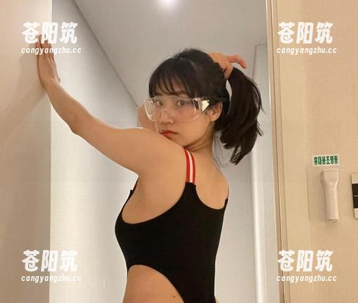 Myung Ah的白裙故事——谁说高清壁纸就不能俏皮？